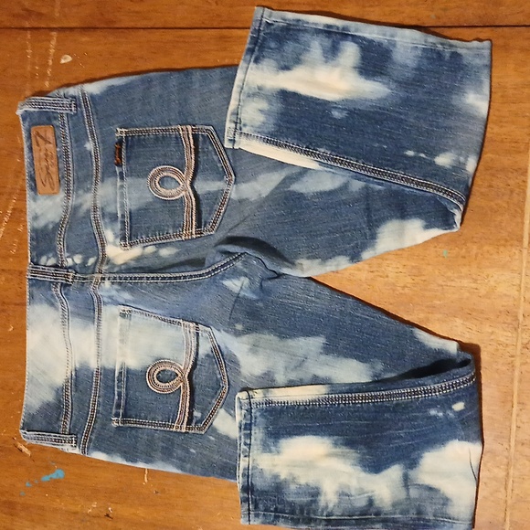Seven7 cropped jeans, size 8, distressed - Picture 4 of 4